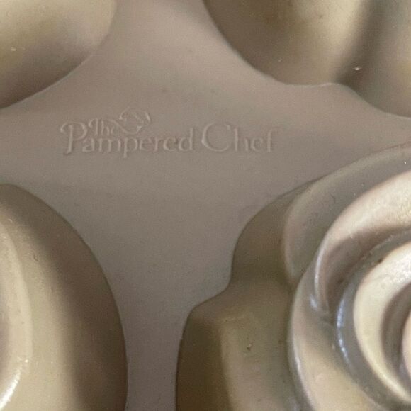 Pampered Chef silicone flower mold cupcakes candy - Picture 8 of 10